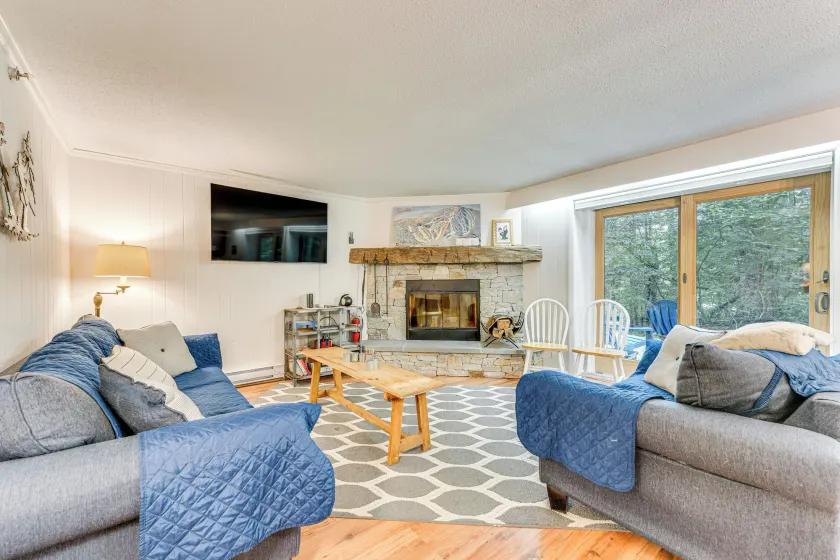 NY! Ski-In / Ski-Out Peru Condo ved Bromley Mountain - Image 1