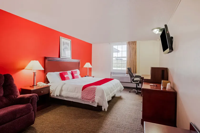  OYO Hotel Morton/East Peoria I-74 - Image 1