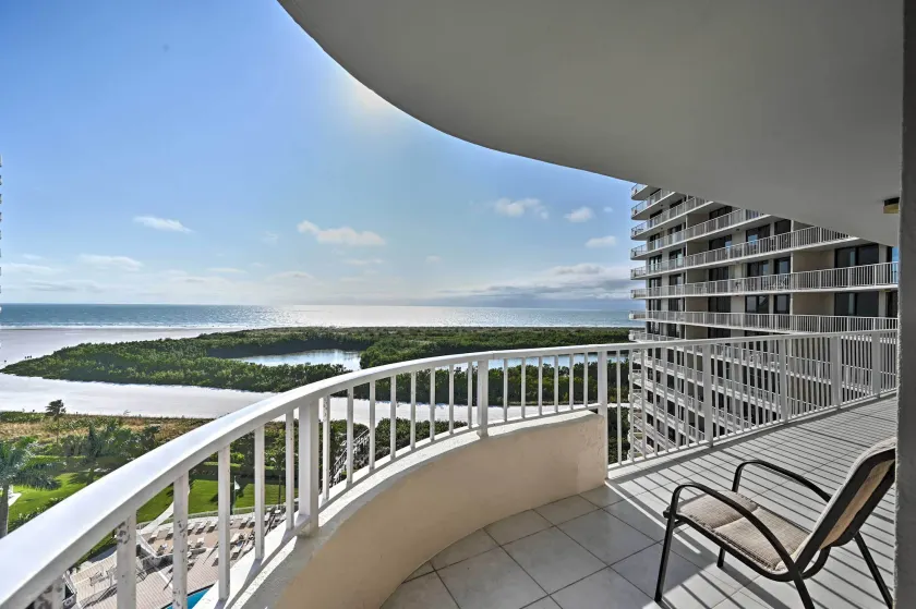 Cozy Coastal Condo w/ Pool Access: Steps to Beach! - Image 1