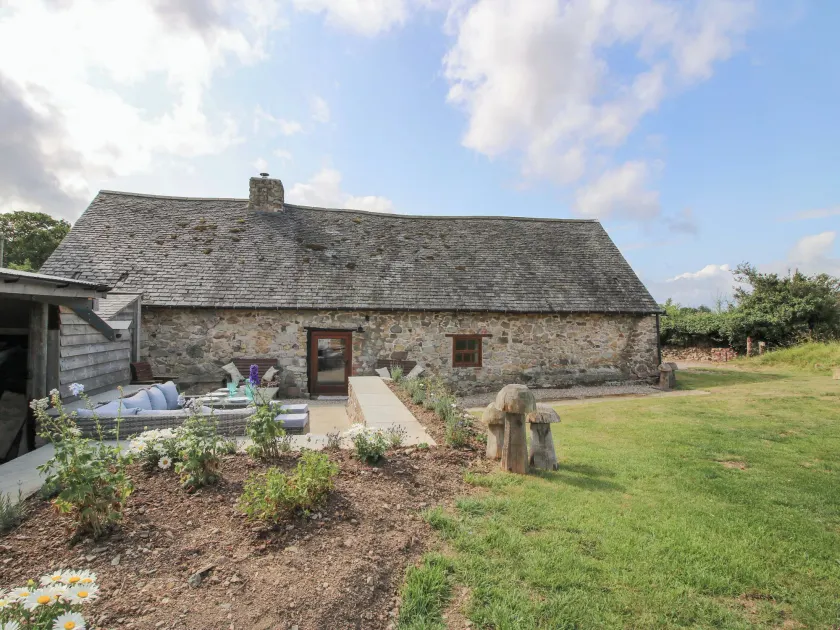 The Long House - Image 1