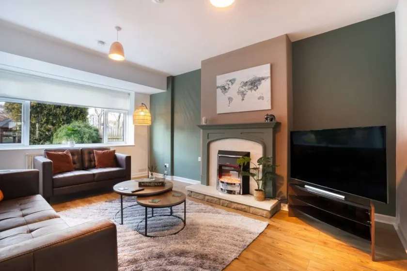 10-min to AB City Centre - Parking - Garden - Wifi - Image 1