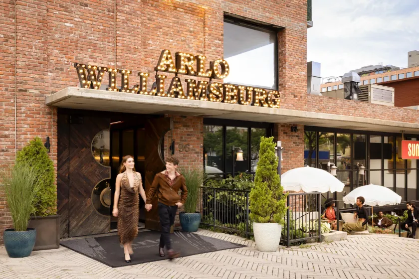 Arlo Williamsburg - Image 1