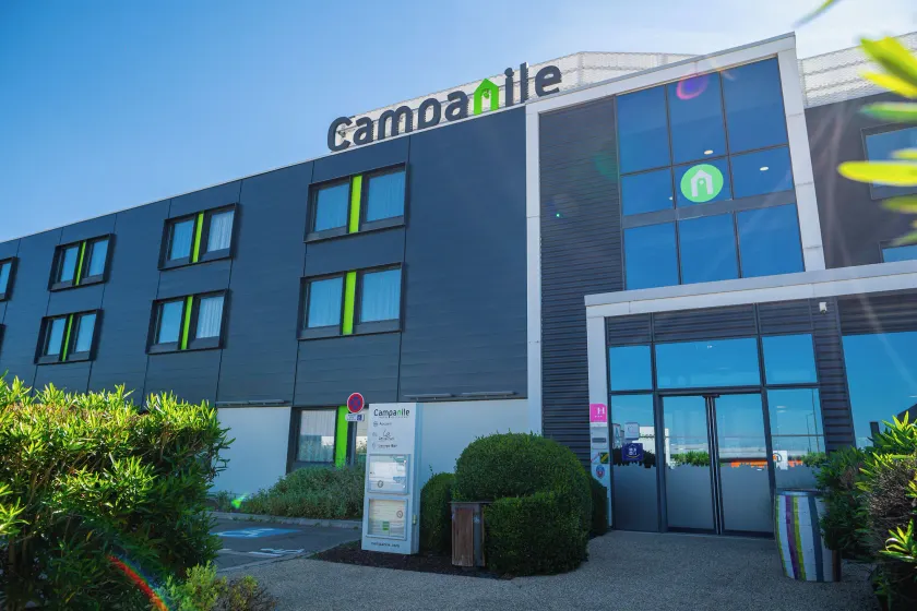 Hôtel Campanile Carcassonne Est - La Cité - Image 1