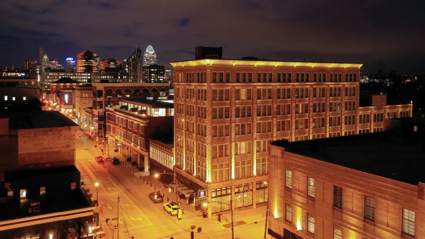 Hotel Covington Cincinnati Riverfront - Image 1