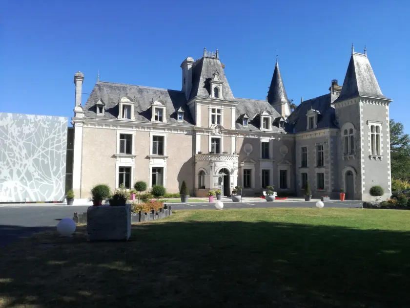 Hotel Château de la Barbinière - Image 1