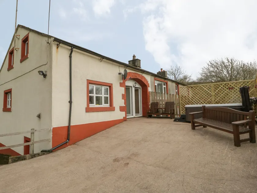 Bleng Barn Cottage - Image 1