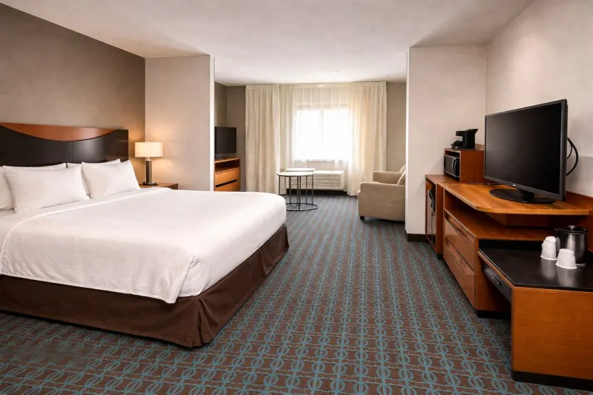 Comfort Inn & Suites Texas City I-45 - Image 1