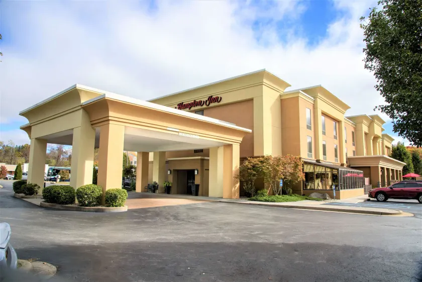 Hampton Inn Lewisburg - Image 1