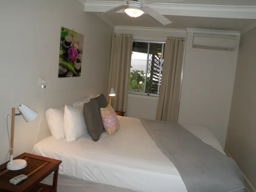 Airlie Apartments - Zimmer