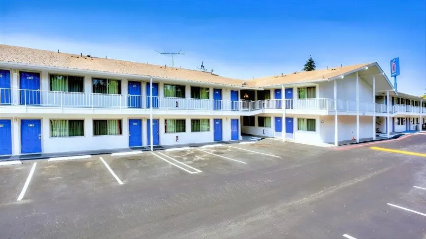 Motel 6-Tigard, OR - Portland South - Lake Oswego - Image 1