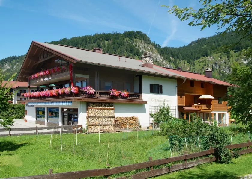 Gästehaus Flora - Image 1