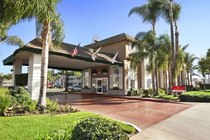 Ramada by Wyndham Costa Mesa/Newport Beach - Image 1