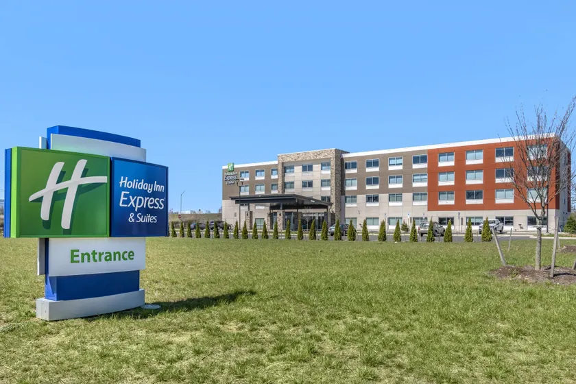 Holiday Inn Express & Suites - Carlisle Southwest I-81 by IHG - Image 1