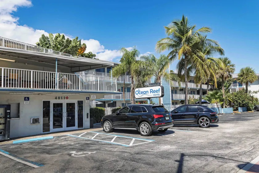 Ocean Reef Hotel - Image 1