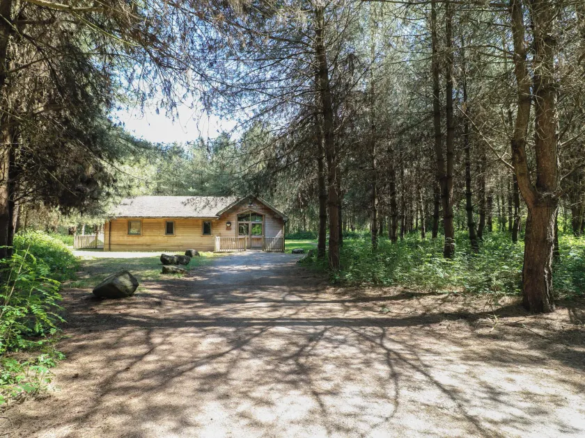 Rowan Lodge - Image 1