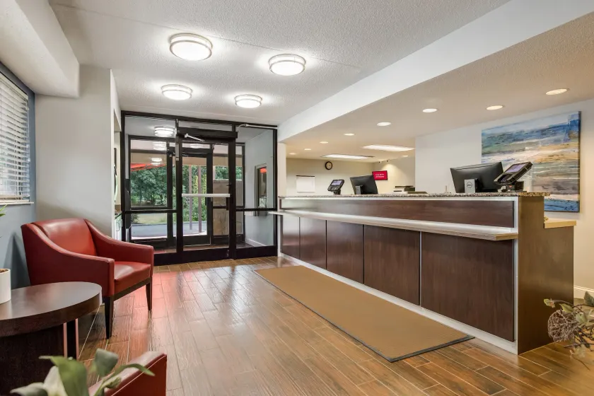 Red Roof Inn Princeton - Ewing - Lobby