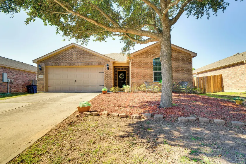 Suburban Home in Magnolia w/ Fenced Yard - Image 1
