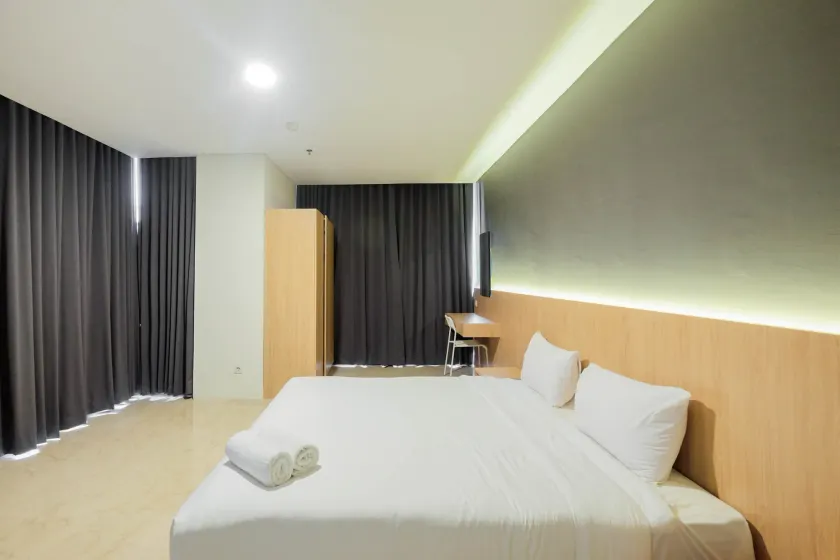 Comfy 3BR at L'Avenue Apartment Pancoran By Travelio - Image 1