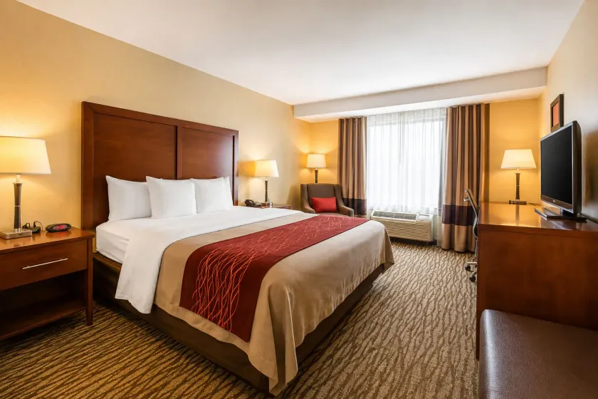 Comfort Inn Pomona near Fairplex - Image 1