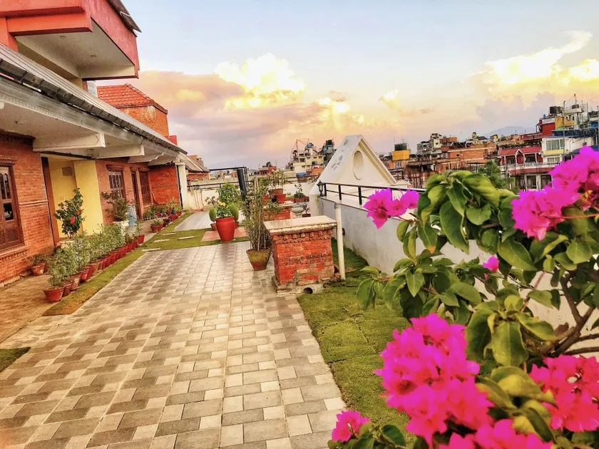 DOM Himalaya Hotel - Image 1