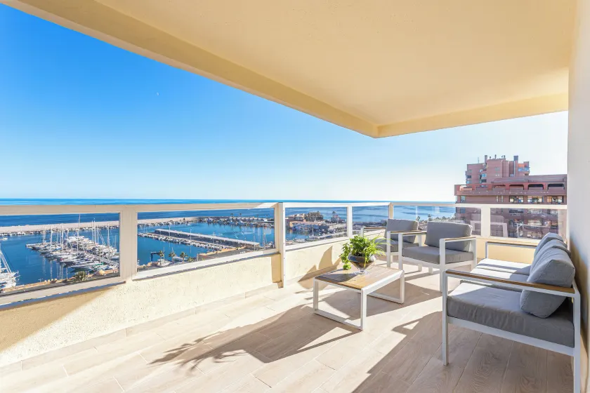 Hotel Apartamentos Pyr Fuengirola - Image 1