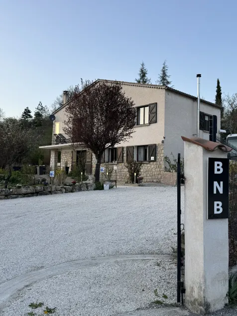 BNB Castellane Chambre d'Hotes B&B - Image 1