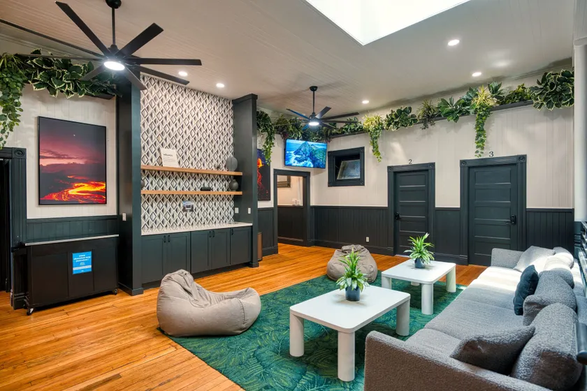 Howzit Hostels Hawaii - Image 1
