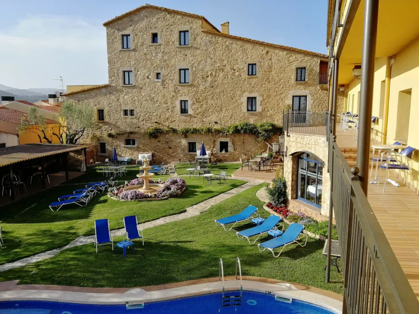 Hotel Sant Joan Masia Restaurant - Image 1