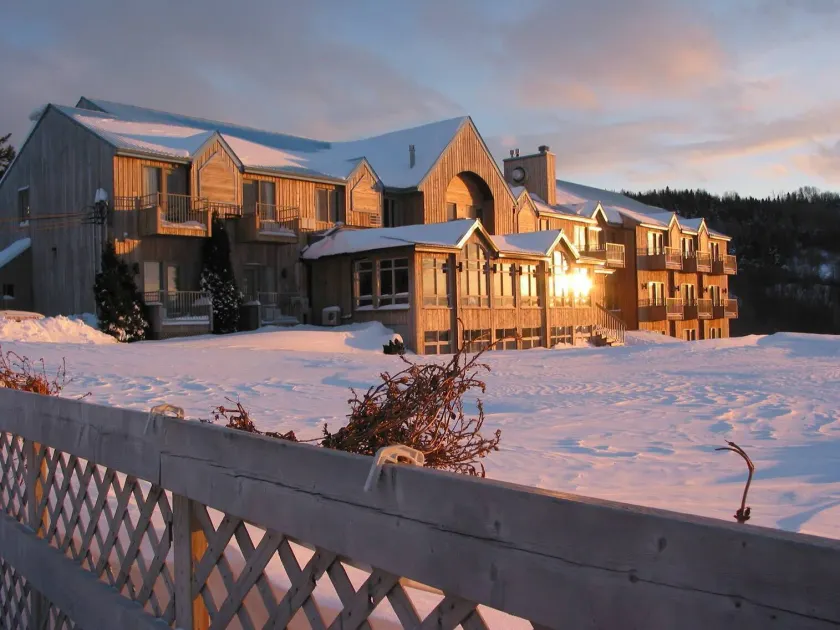 BATTURES Hotel Fjord Saguenay - Image 1