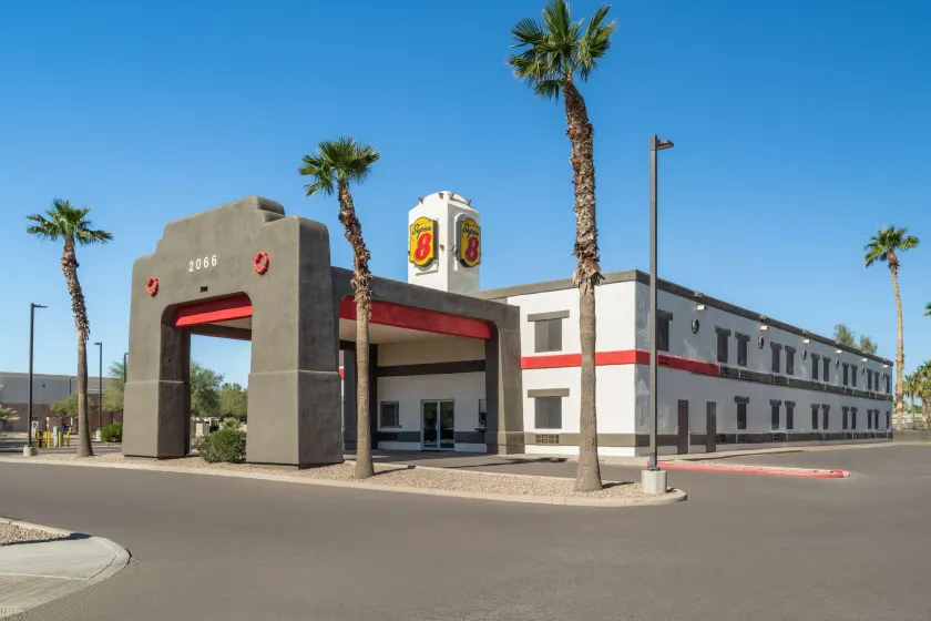 Super 8 by Wyndham Casa Grande - Image 1
