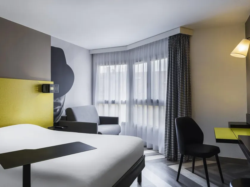 ibis Styles Nice Vieux Port - Image 1