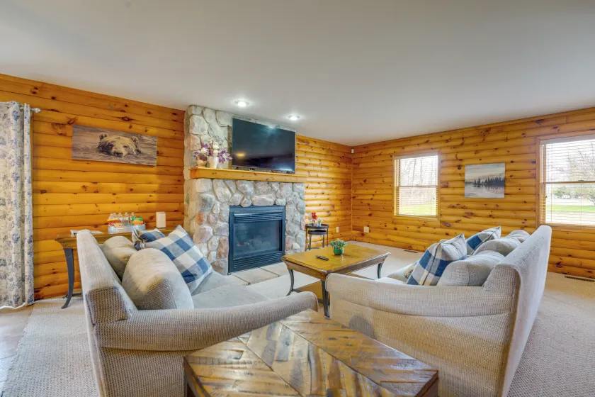 Fire Pit & Grill! Spacious Port Huron Home By Dtwn - Image 1