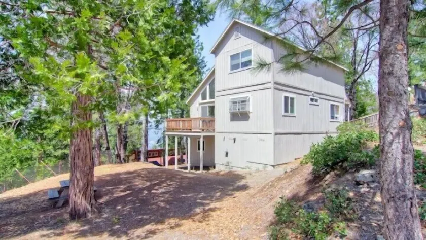 Scenic Wonders Yosemite Park Place 3 Bedrooms - Image 1