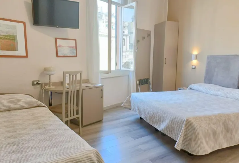 Hotel Helvetia - Image 1