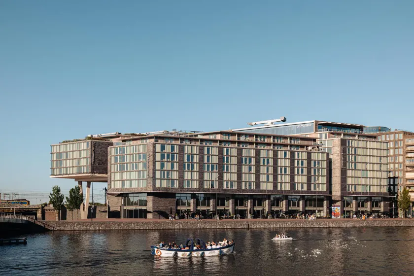Doubletree by Hilton Hotel Amsterdam Centraal Station - Image 1