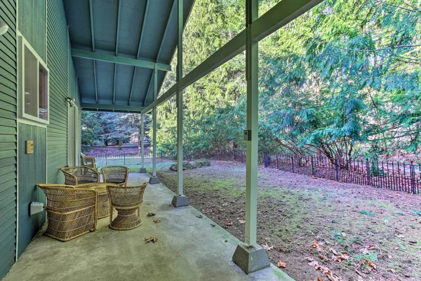 Cozy Washington Escape Near Hiking & Golfing! - Innvendig