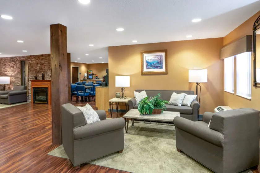 Microtel Inn & Suites - Image 1