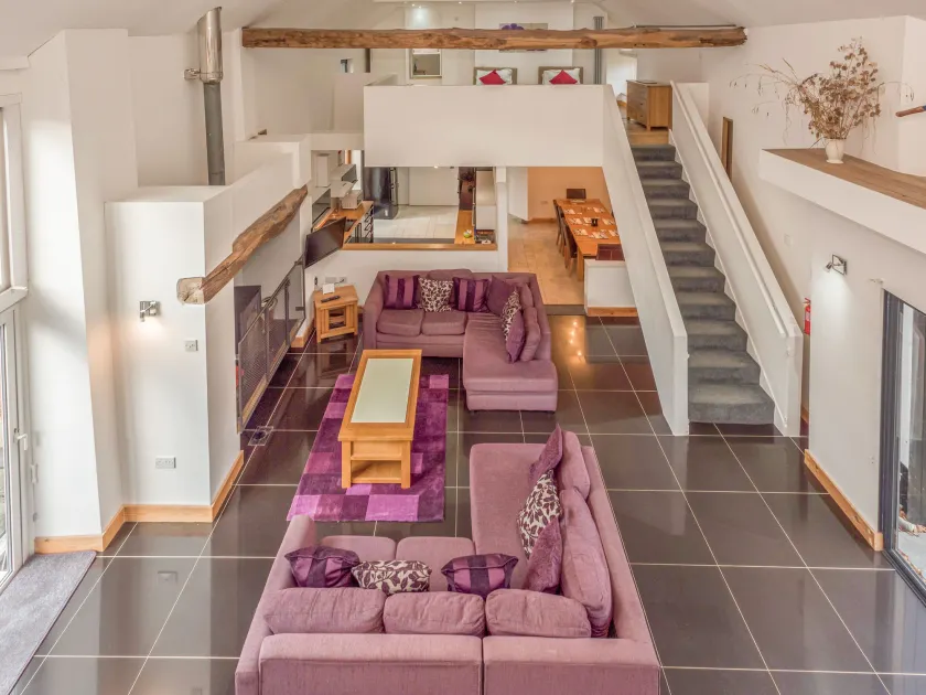 Flint Barn - Image 1