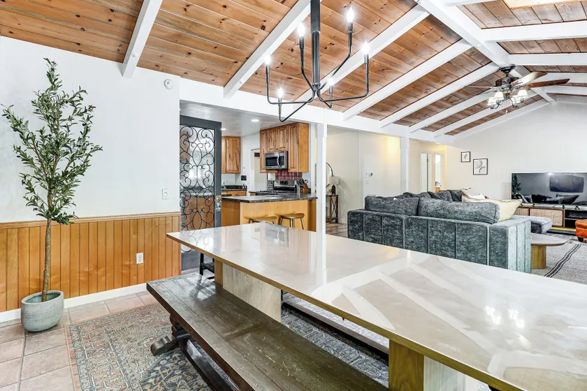 Arnold Family Cabin w/ Hot Tub, Arcade & Deck - Interior