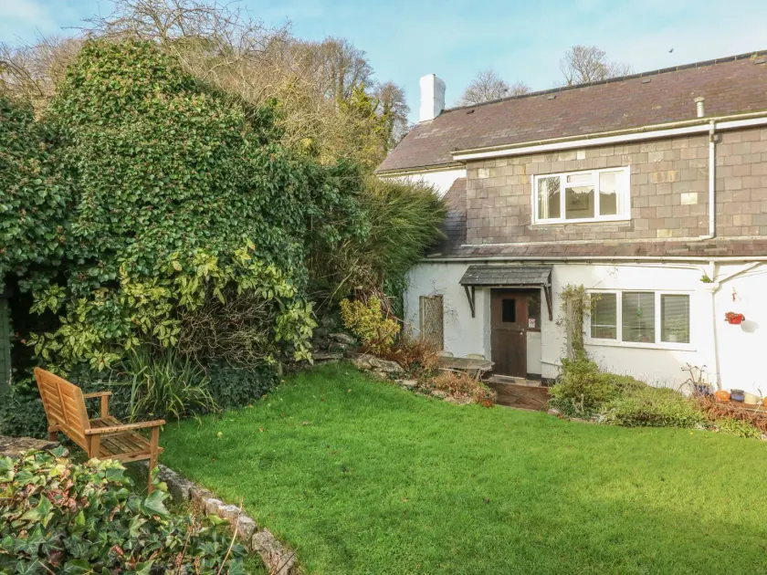 Honeysuckle Cottage - Image 1