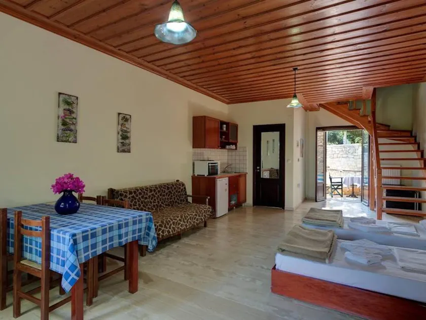 Group Accomodation, Heliopetra Studios And Houses - Rum