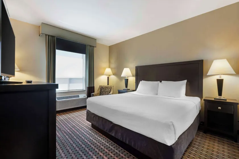 Best Western Pacific Inn - Image 1