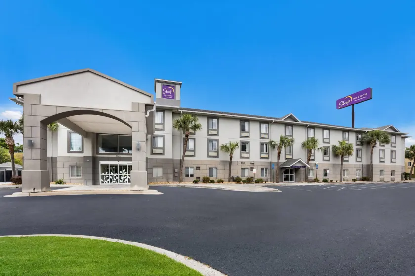 Sleep Inn & Suites Valdosta Mall Area - Image 1