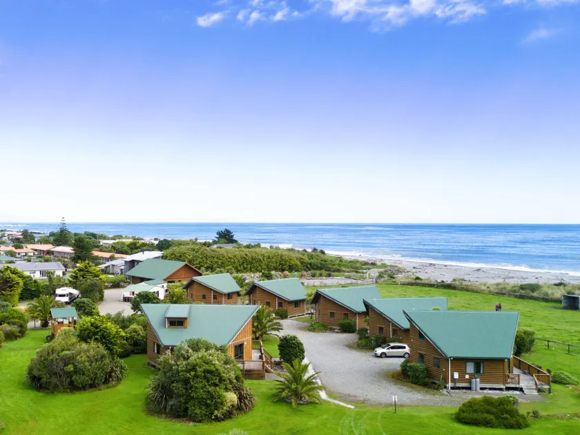 Shining Star Beachfront Accommodation - Image 1