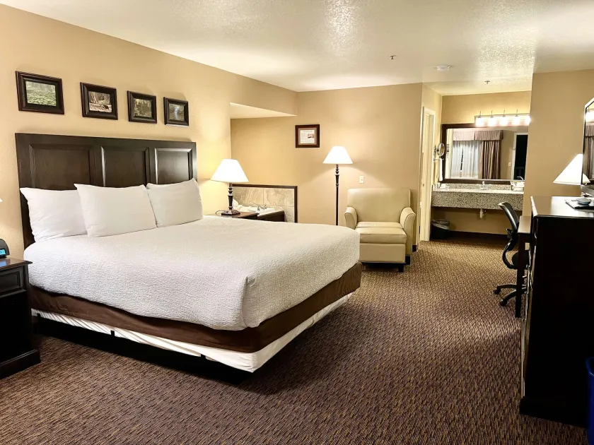 Best Western Country Inn - Image 1