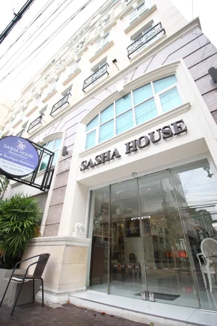 Sasha House-Hotel-Senanikom - Image 1