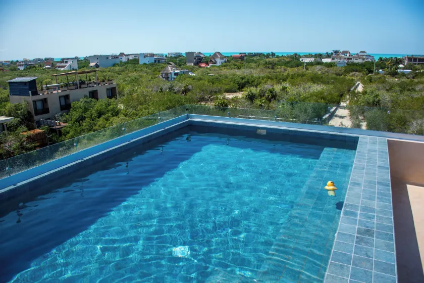 La Familia Casa and Suites - Image 1