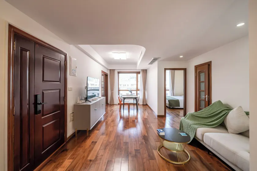 Tyms Gubei High-Floor 2BR near Metro Gubei Plaza - Image 1