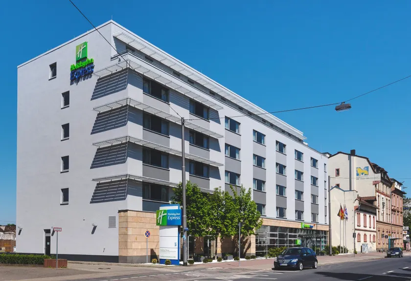 Holiday Inn Express Frankfurt-Messe - Image 1