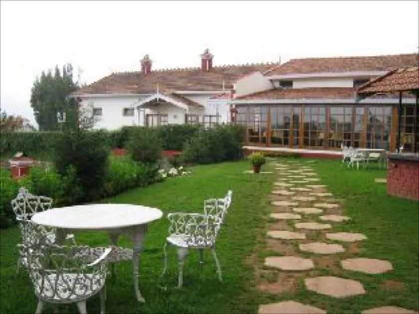 Kluney Manor - Image 1
